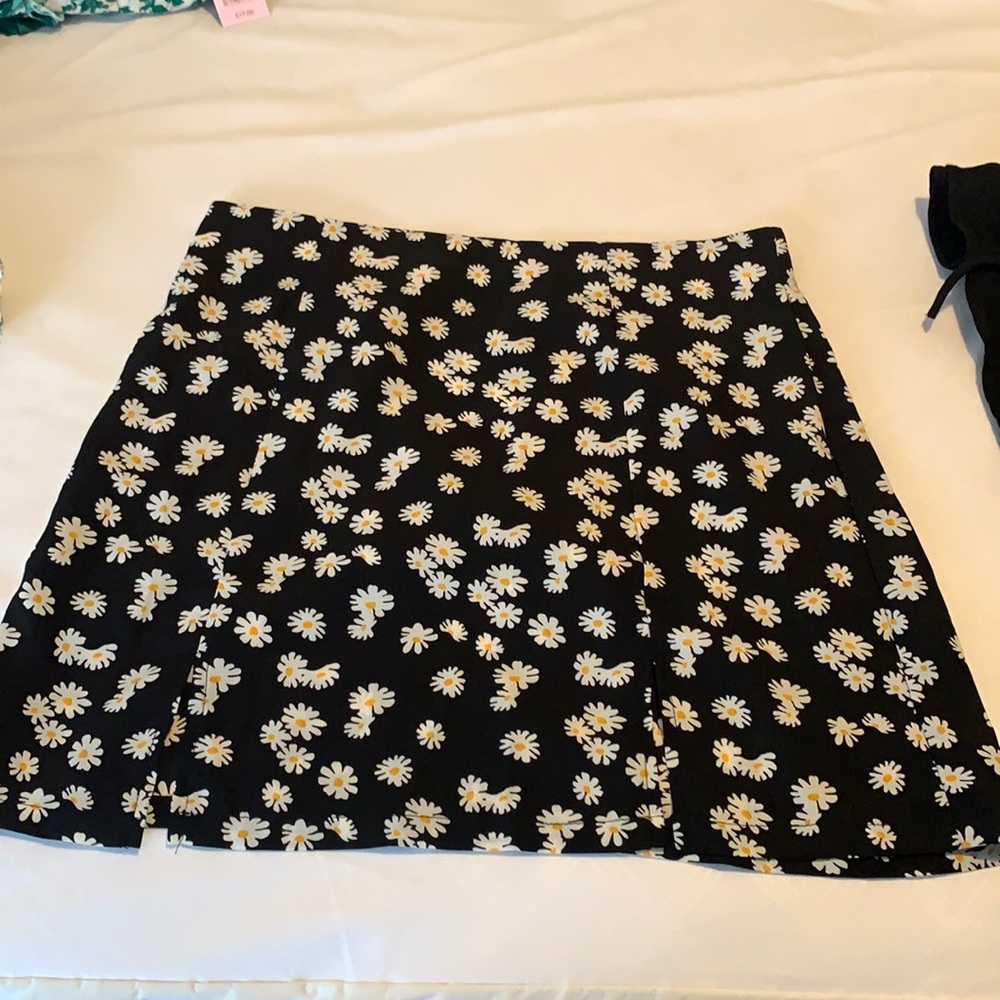 Black daisy skirt